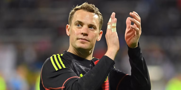 “Eilmeldung: Bayern-München-Torwart Manuel Neuer wurde von der Polizei festgenommen wegen…”